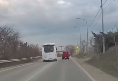 В Севастополе наказали водителя автобуса за лихачество на дороге