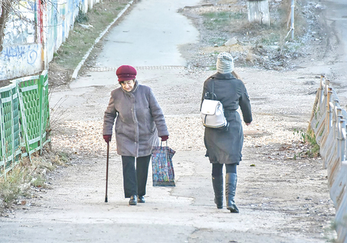 С 1 апреля в Крыму повысят пенсии  