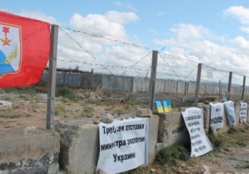 Севастопольцы начали бессрочный «палаточный» пикет против добычи песка у Фиолента (фото) 