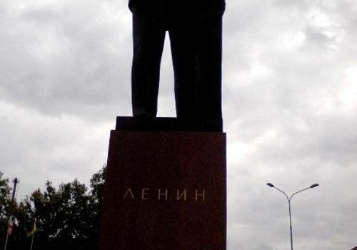 В Симферополе предлагают заменить Ленина на Аксенова (ФОТО)
