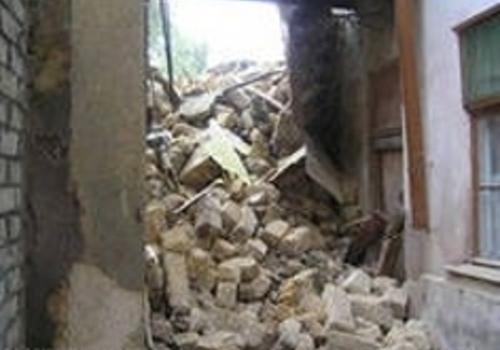 В Севастополе рухнула стена жилого дома