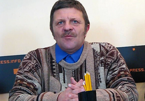 Лидер «Союза рабочих Севастополя» Валерий Большаков пытается добиться наказания для злоумышленника, жестоко избившего его мать