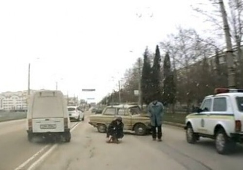 Лобовое ДТП в Севастополе - кроссровер против «Запорожца» [фото, видео] 