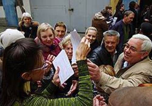 В Севастополе очередь из желающих получить гражданство России, но не имеющих прописки в Крыму, достигла 8 тысяч человек