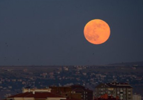 В ночь на субботу жители Крыма смогут наблюдать суперлуние