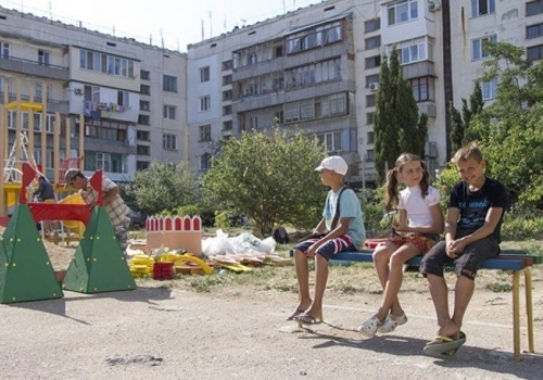 В Севастополе появились детские площадки в виде Кремля