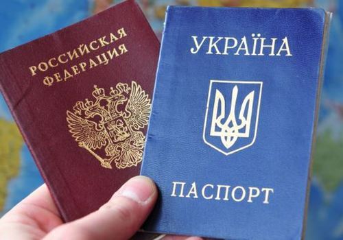 Крымчанам предлагают отказаться от украинского гражданства, подав заявление в ФМС