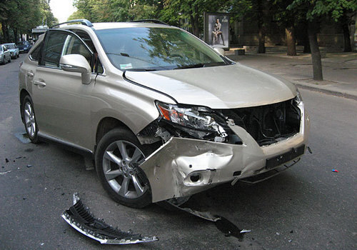 В столкновении машин на перекрестке в Симферополе пострадали пять человек
