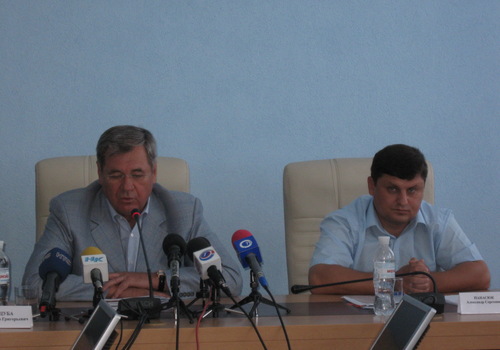 Начальник главного управления ЖКХ Александр Панасюк заверил, что тарифы на ЖКХ по сравнению с прошлым годом не увеличились