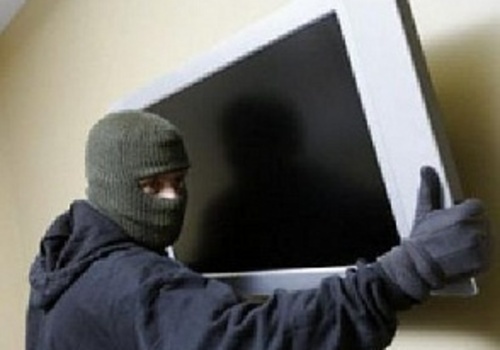 В Крыму задержан серийный грабитель, вынесший из бара несколько телевизоров
