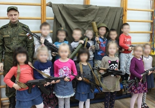 В День защиты детей в Севастополе детей научат обращаться с оружием