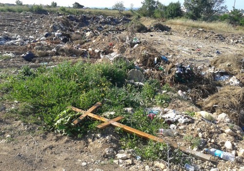 В Севастополе хоронят умерших на мусорной свалке (ВИДЕО)