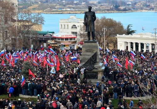 Проведение митинга в Севастополе: страсти накаляются