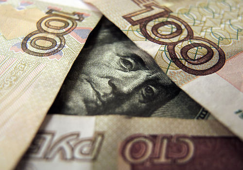 ЦБ советует банкам подготовиться к курсу выше 100 рублей за доллар