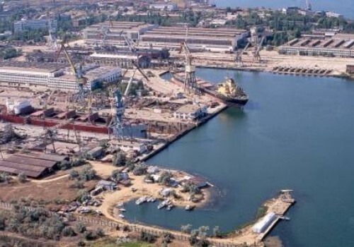 Порошенко запретил иностранным судам заходить в порты Крыма