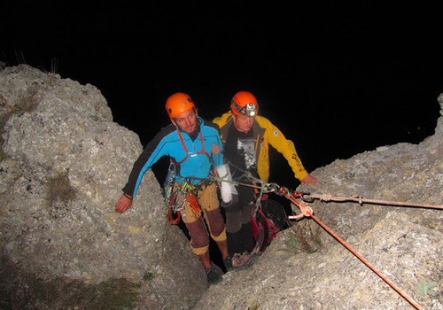 В крымских горах на альпинистов упала глыба (фото)