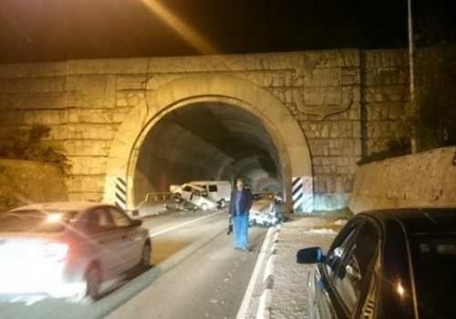 Тройное ДТП в тоннеле на крымской трассе: есть пострадавшие (ФОТО)(ВИДЕО)