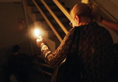 В ряде домов Севастополя не выключают свет — почему?