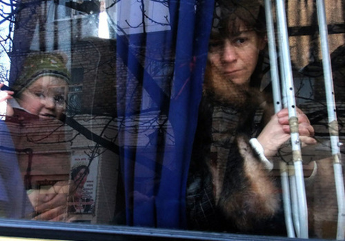 Беженцев из Донбасса просят на выход повсеместно. Что думаете?