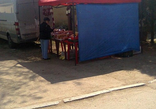 В Крыму массово торгуют нелегальной колбасой - где не надо покупать (фото)
