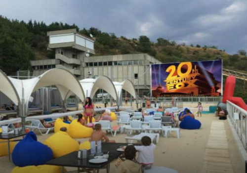 В Крыму будут бесплатно показывать кино в летних кинотеатрах (где и когда)