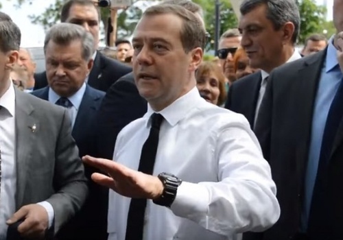 Медведев — крымским пенсионерам: «Денег нет», когда будут - не знаем (ВИДЕО)