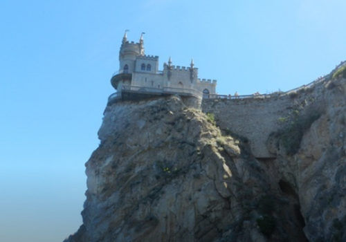 Всемирно известный замок Ласточкино гнездо спасли от обрушения