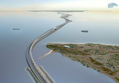 Строители начали собирать судоходные арки моста в Крым ФОТО