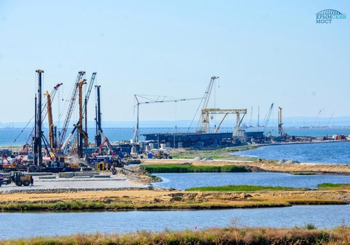 Строители Керченского моста возвели ровно 100 опор