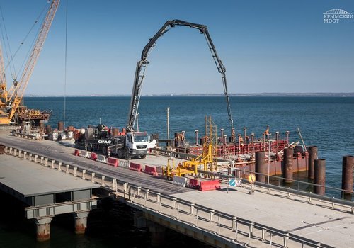 Завершается строительство первой опоры Крымского моста в акватории ФОТО