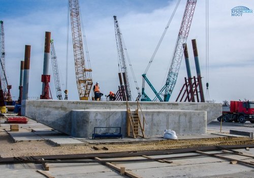 На строительство Крымского моста снова требуются рабочие: размер зарплат