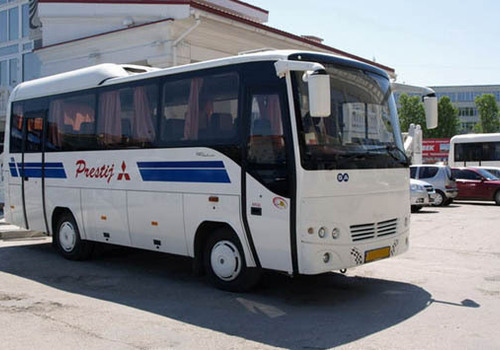 Водители крымских автобусов давят руки пассажиров дверьми и быстро уезжают СКРИНШОТ, ФОТО