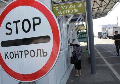 Украинские пограничники пускают в Крым по талонам