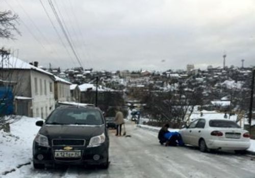 Дорожники обошли стороной ледяные проблемы севастопольских горок