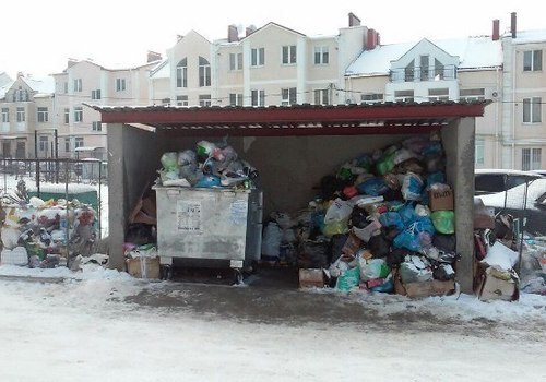 Севастопольские воры настолько суровы, что крадут даже мусорные контейнеры