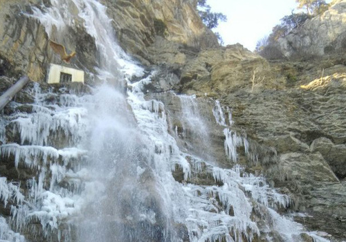 В Крыму замерз самый высокий водопад в Европе Учан-Су ФОТО
