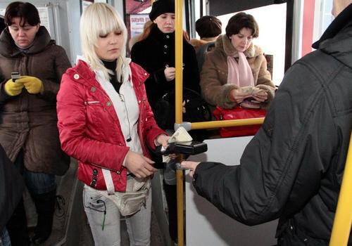 Власти Симферополя пока передумали повышать стоимость проезда в маршрутках
