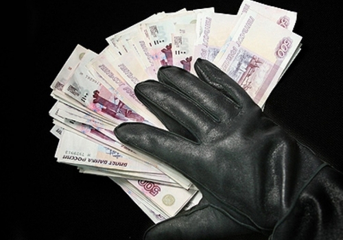Осторожно! Парень и девушка ловко обманывают продавцов на крымских рынках СКРИНШОТ