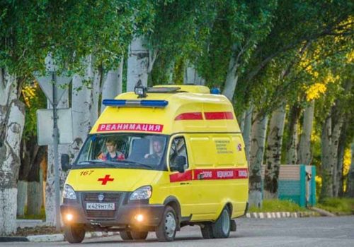 В Керчи на санитара «скорой помощи» напал пациент — несколько раз ударил ножом