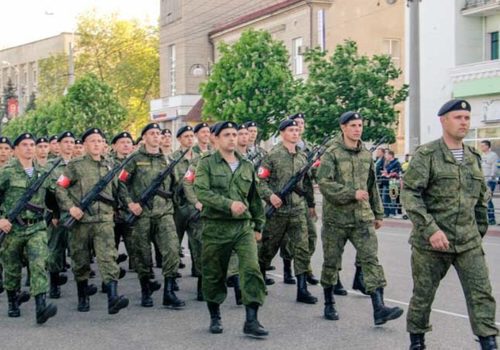 На Параде Победы в Керчи промаршируют 900 военнослужащих