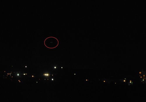 Симферополец заметил в ночном небе нечто, похожее на НЛО: есть фото и видео