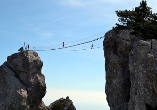 На ЮБК открыли самый длинный подвесной мост