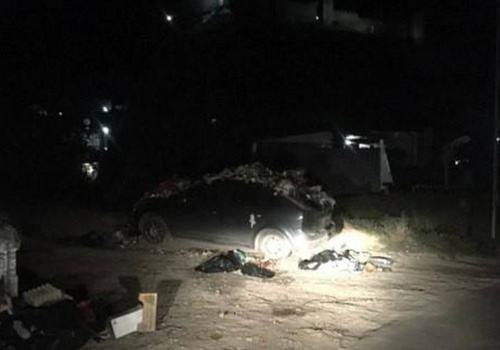 Месть по-крымски — в Судаке завалили мусором машину москвича ФОТО