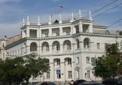 В Севастополе начнут отбеливать фасады старинных зданий