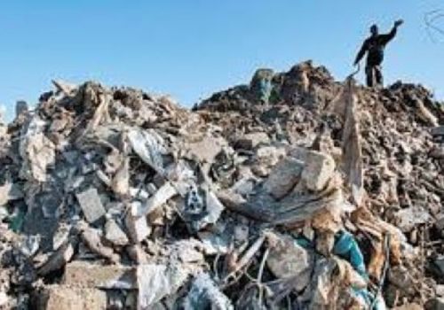В Ялте грозят крупным штрафом за выброс строительного мусора на контейнерные площадки