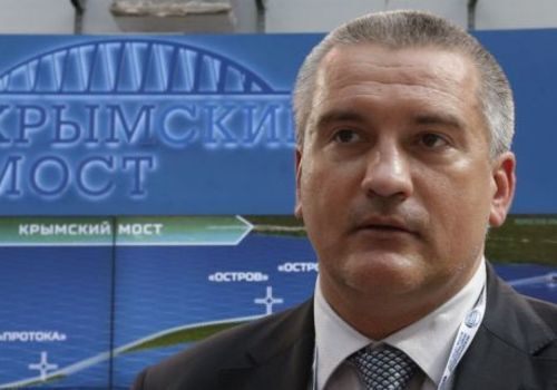 Аксенов пообещал наказывать чиновников за хамство, как за воровство