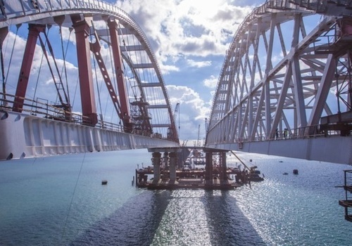 Строительство Крымского моста выполнено более чем на 50%