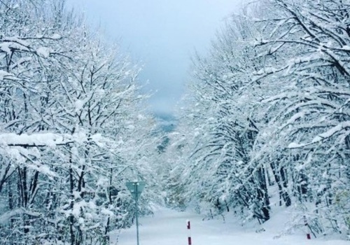 Ангарский перевал все еще завален снегом ФОТО