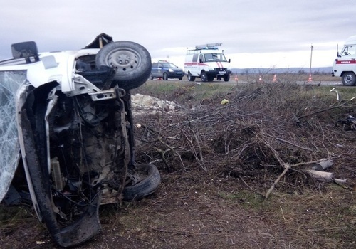 Иномарка устроила массовое ДТП на трассе в Крыму — погибло двое ФОТО