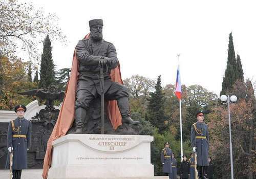 Вокруг памятника Александру Третьему в Крыму разгорелся скандал
